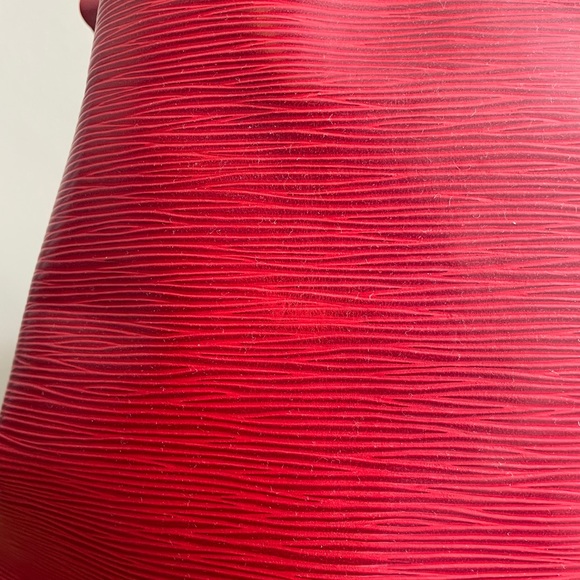 Authentic Louis Vuitton Red Epi Neo Noe - Picture 7 of 16